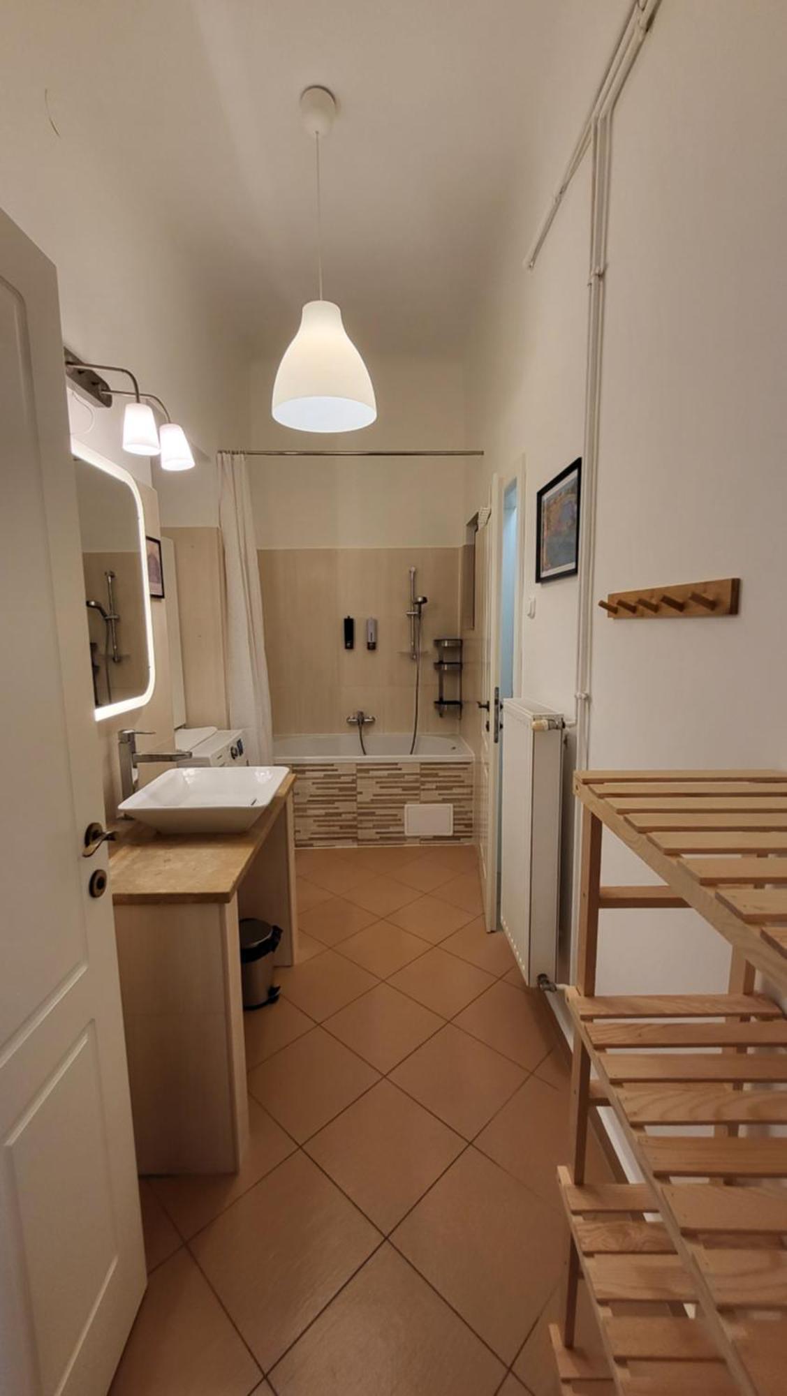 Apartment Away From Crowds, Near To Center - Vaskapu *
